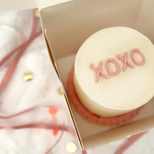 Valentine's day "XOXO" Cake